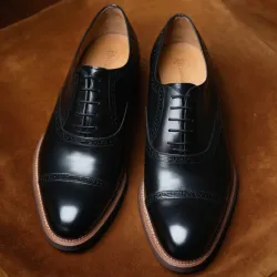 photo of #4 black oxfords