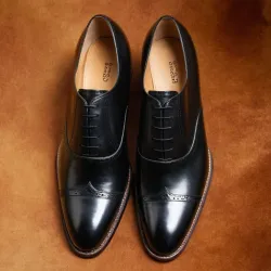 photo of #4 black oxfords