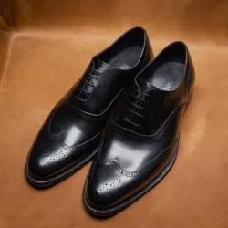 photo of #4 black oxfords
