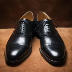 photo of #4 black oxfords